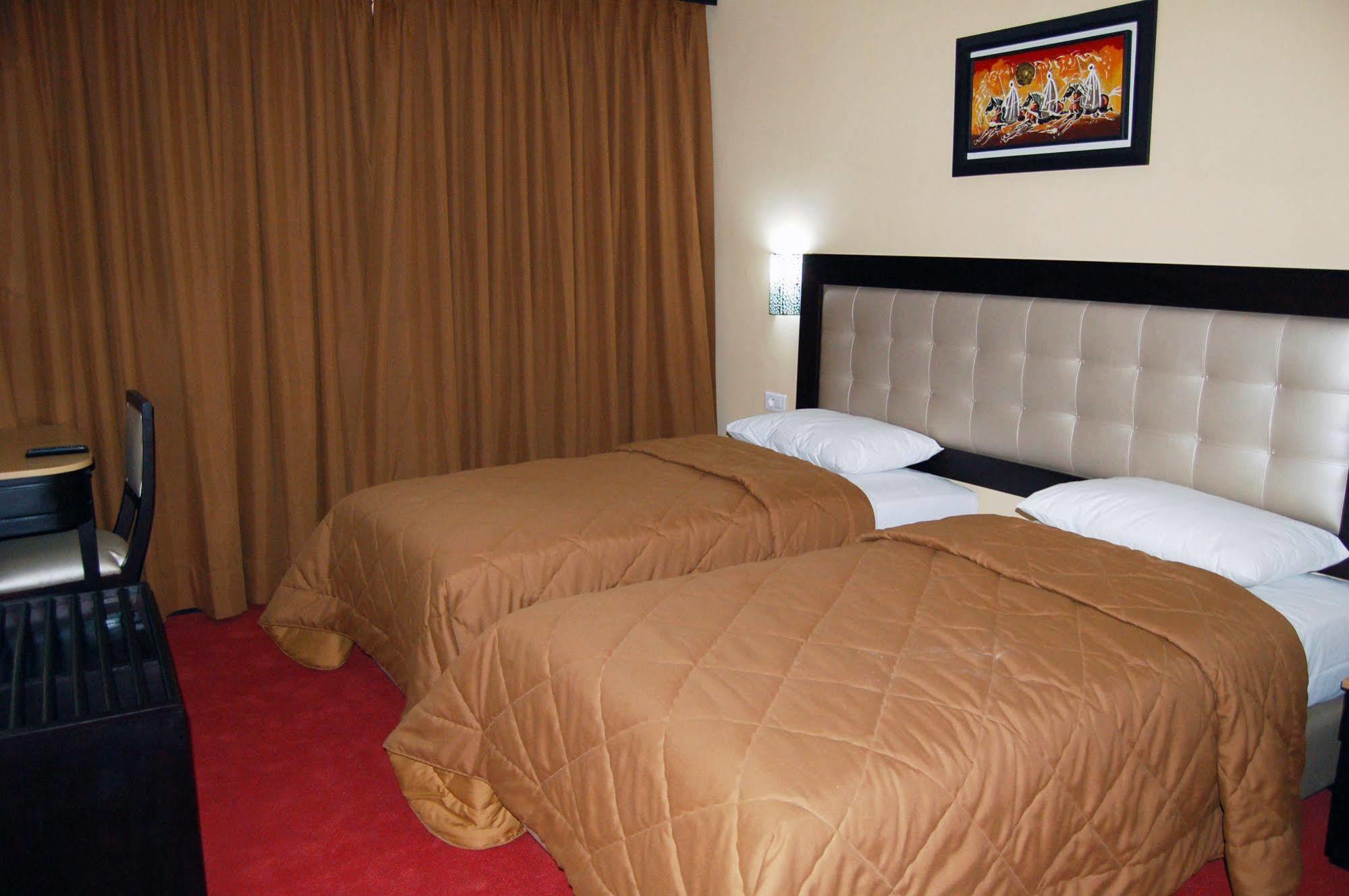 Hotel Al Akhawayn Oujda Exterior foto